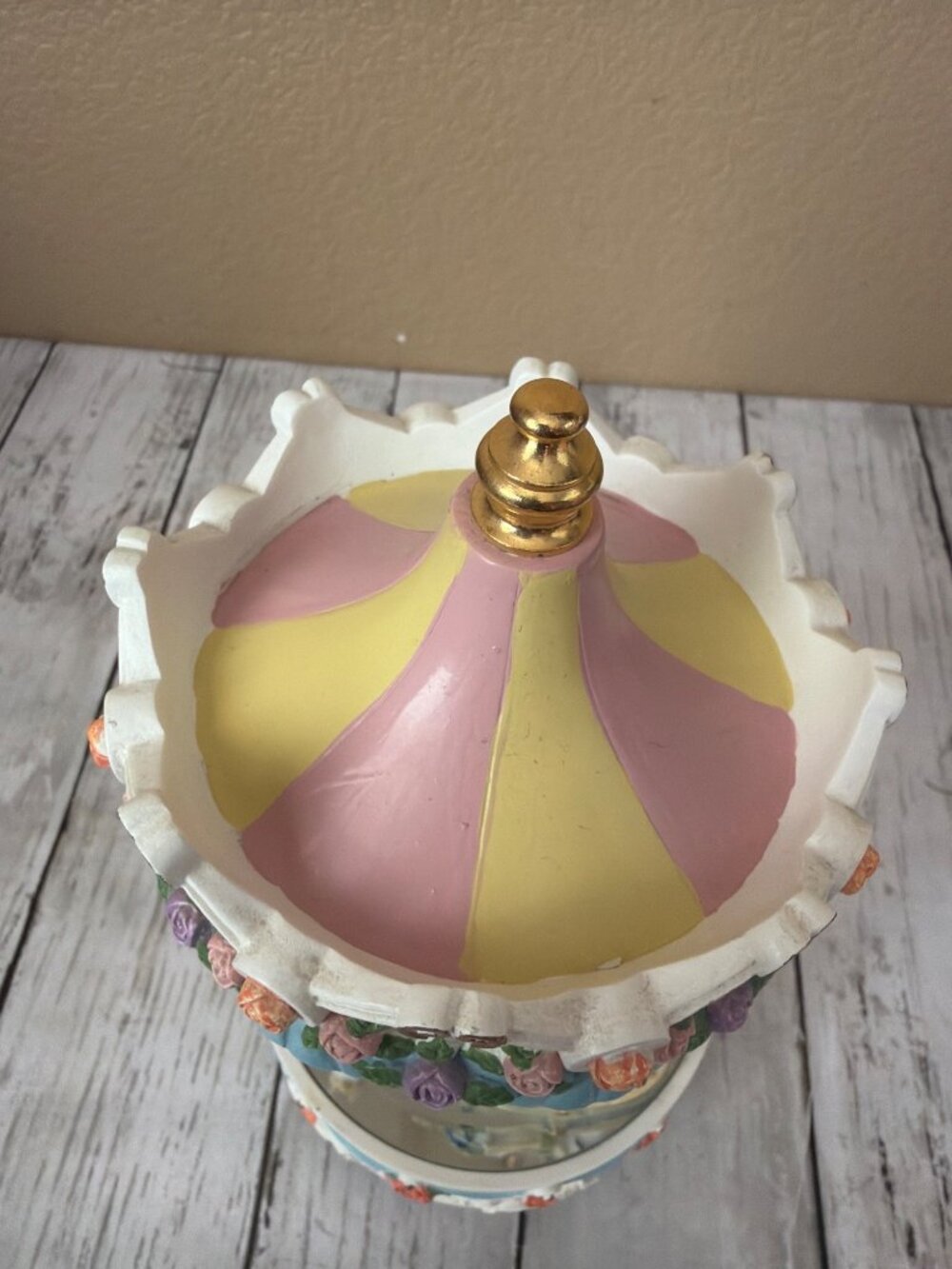 Vintage Wind-Up Music Box Nursery Decor Plays Carousel Waltz - Picture 9 of 12
